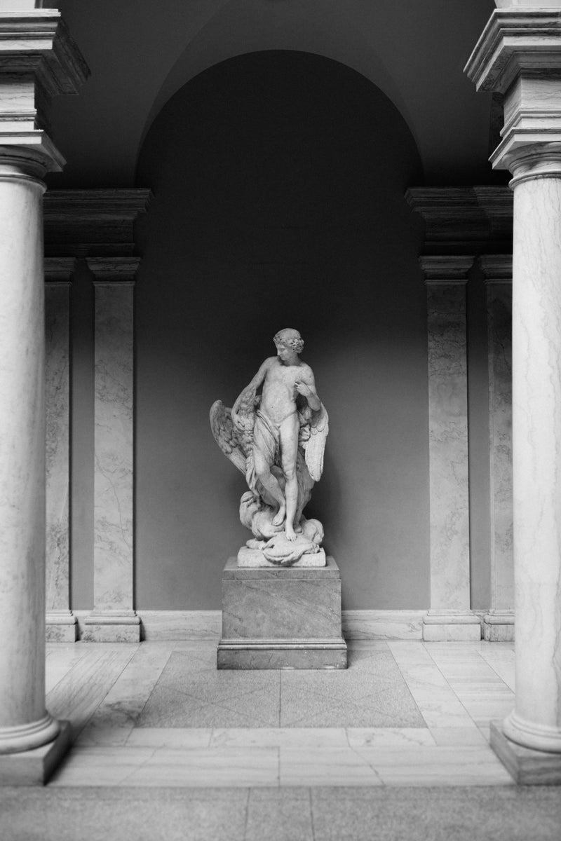 statue antiquité mythologie grèce marbre pilier